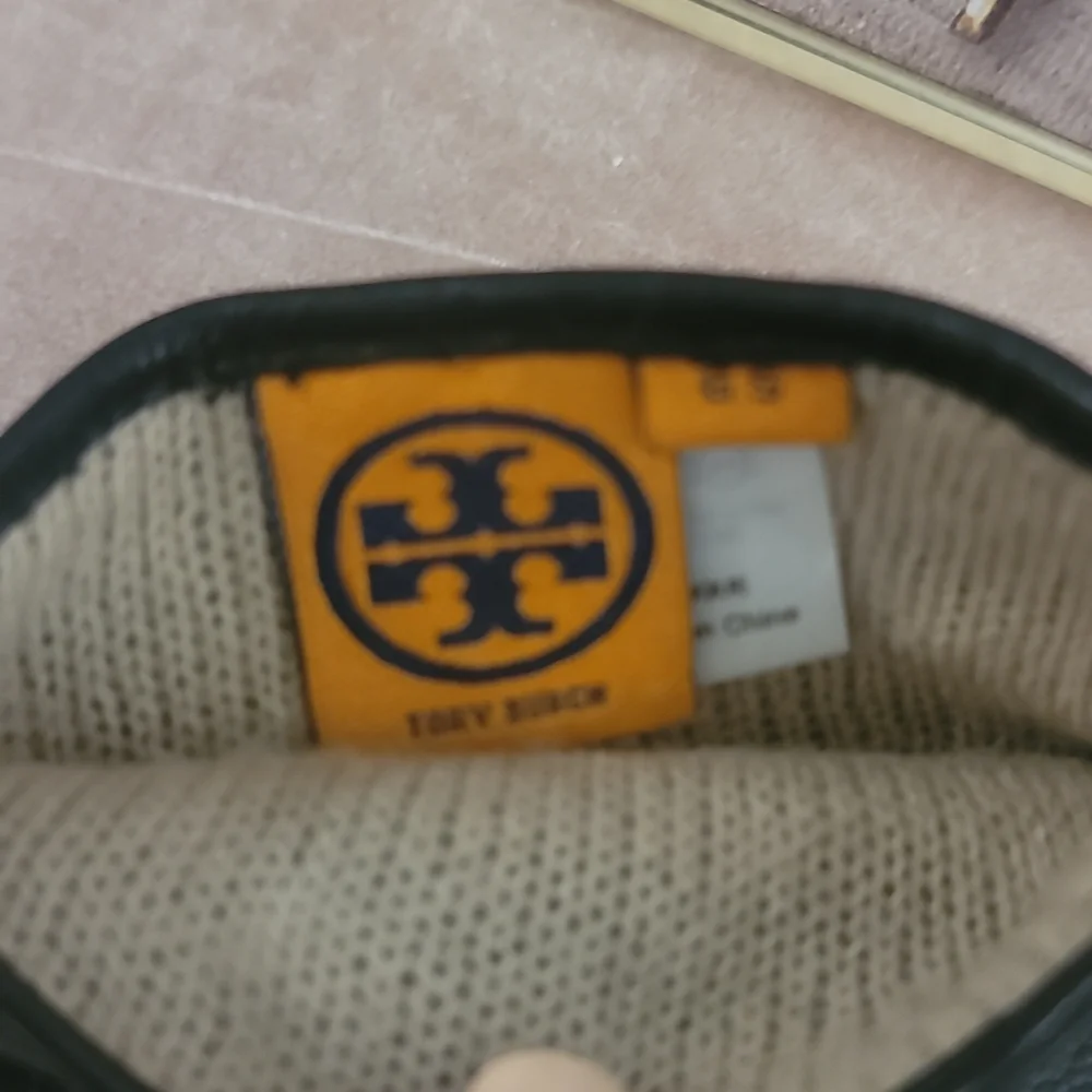 Authentic Tory burch womans gloves - Picture 4 of 6
